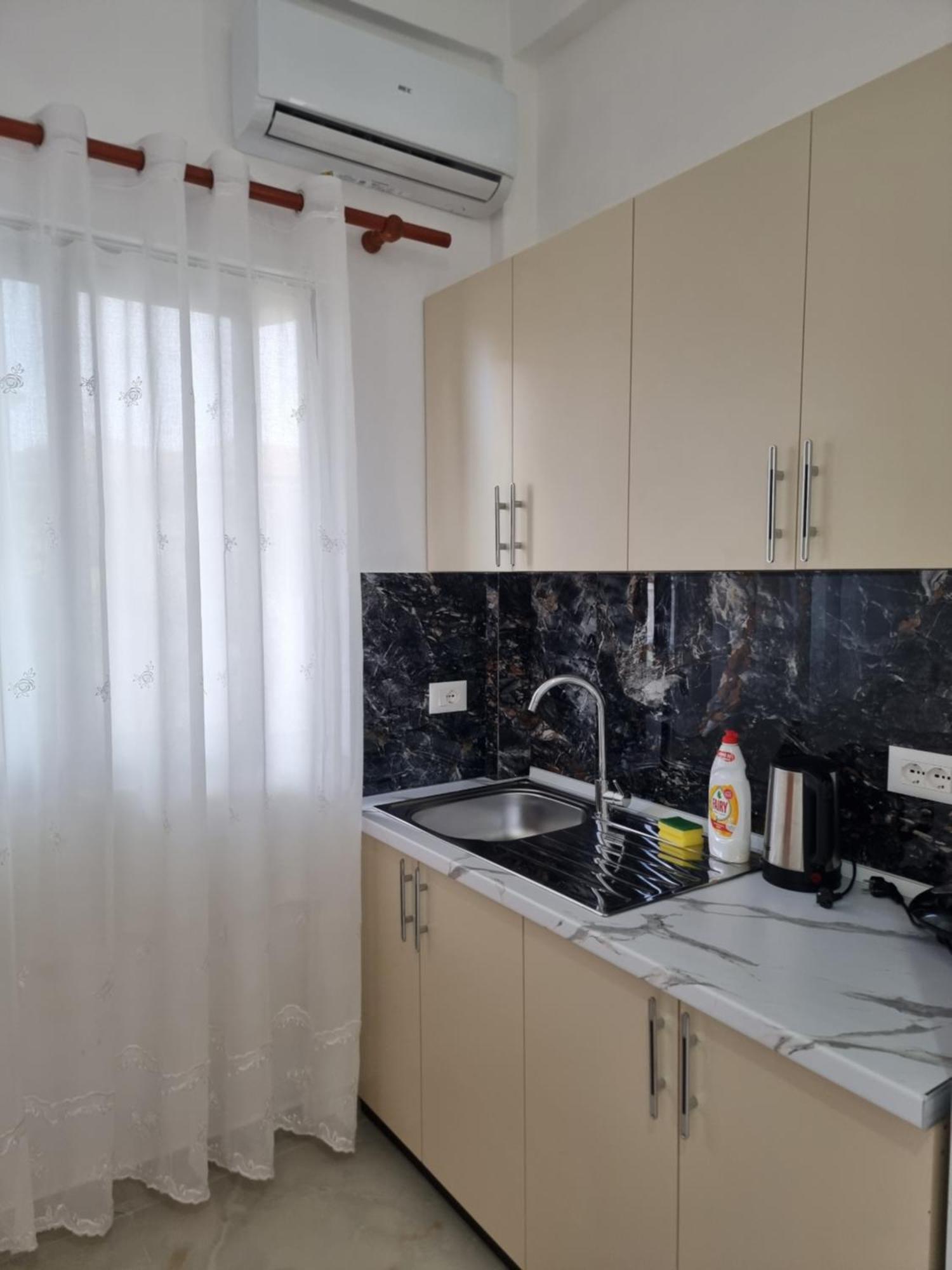 Rooms For Rent Дуррес Экстерьер фото